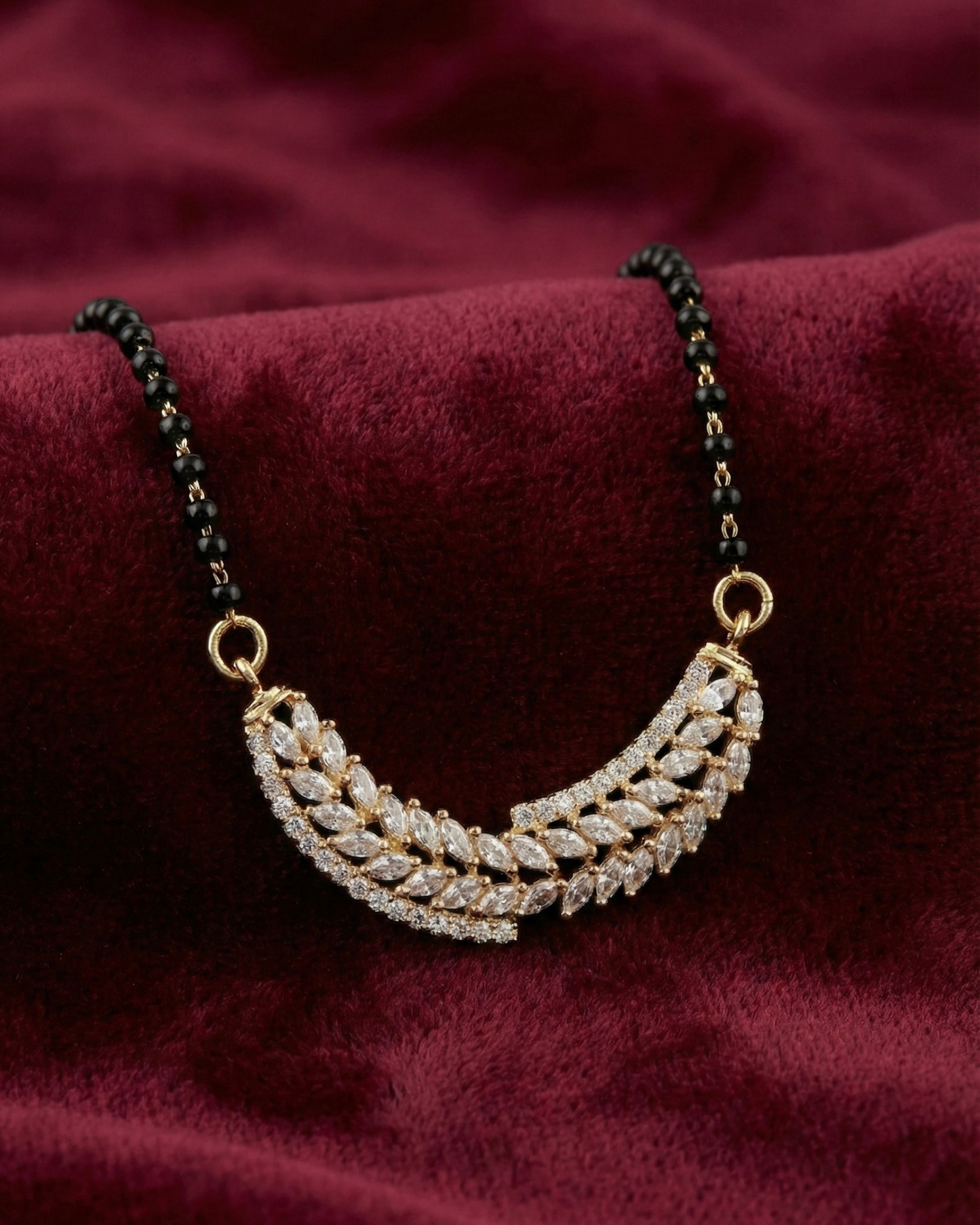 Suhagan Rekha Mangalsutra