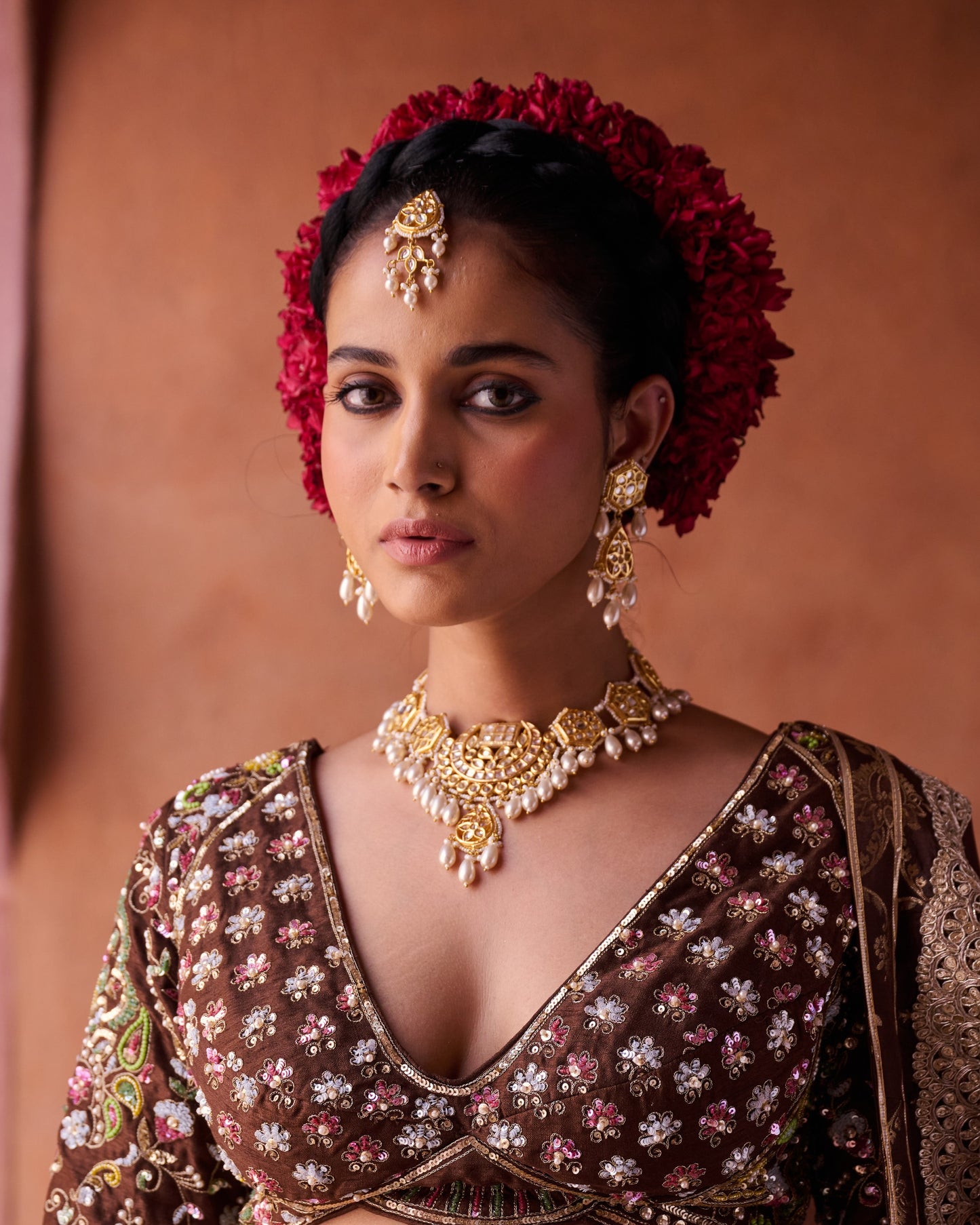 Midha white kundan chand necklace set