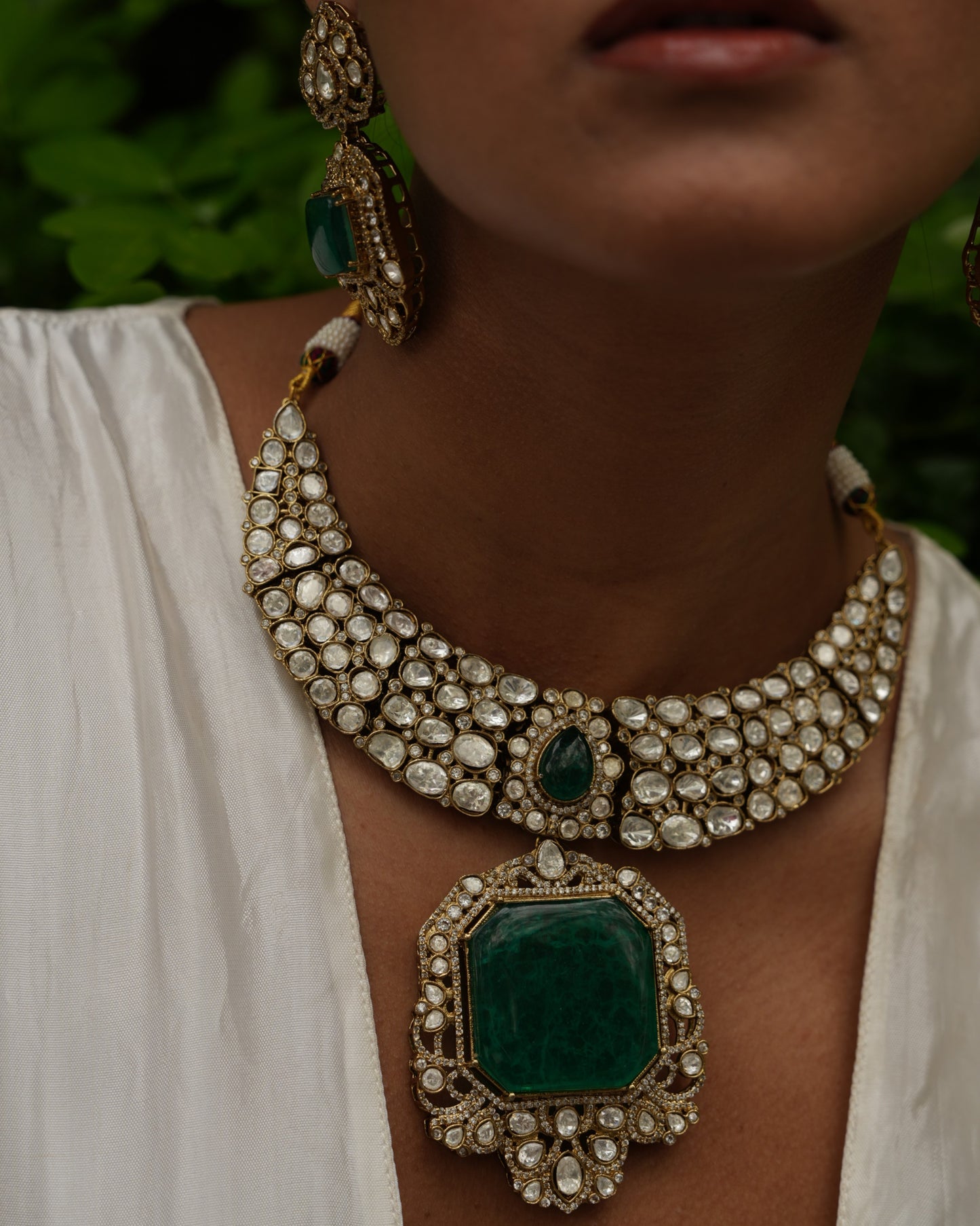 Ratna Rani Emerald Polki Choker