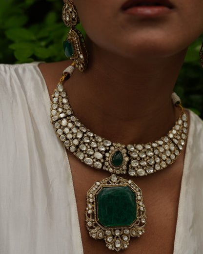 Ratna Rani Emerald Polki Choker
