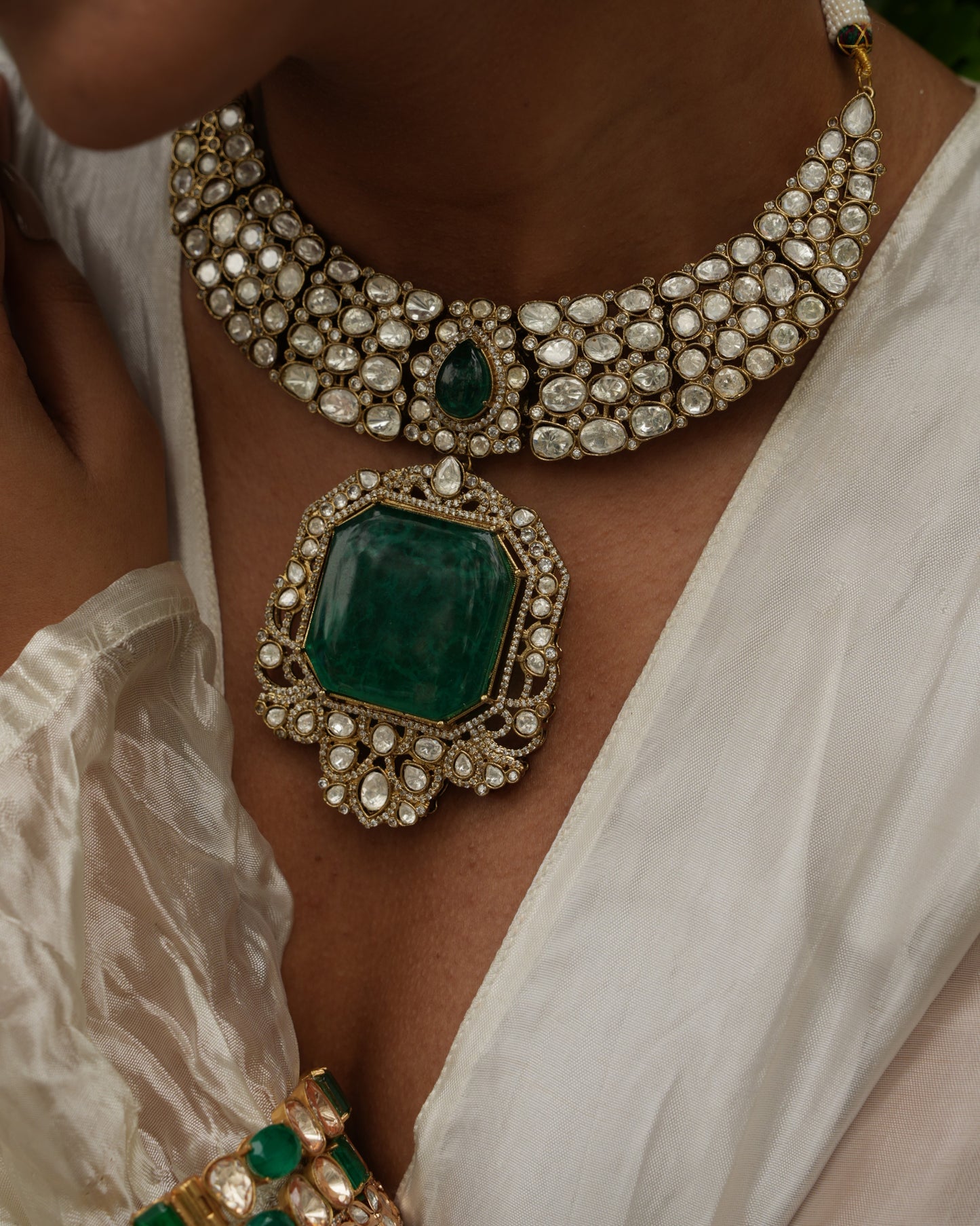 Ratna Rani Emerald Polki Choker