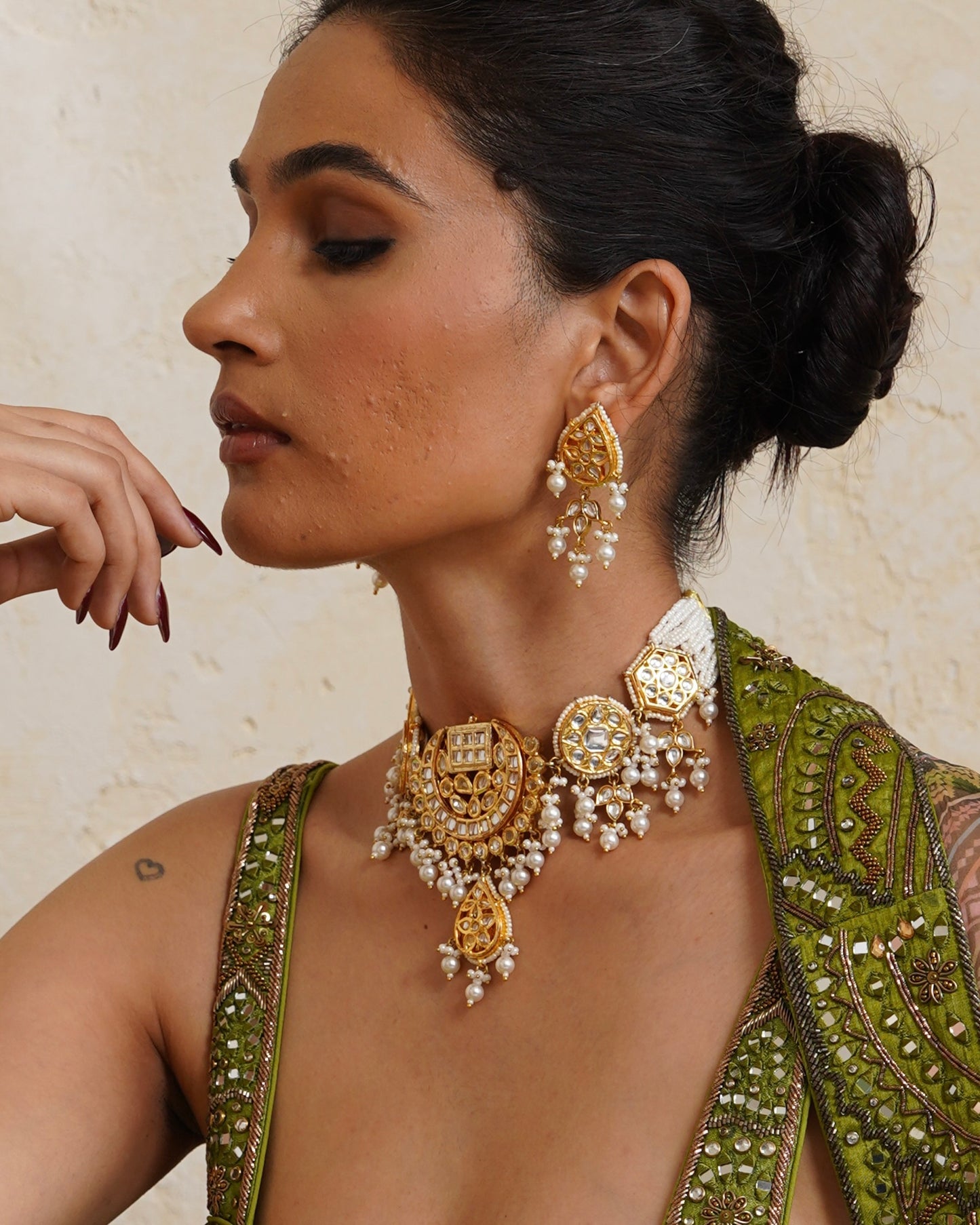 Midha white kundan chand choker set