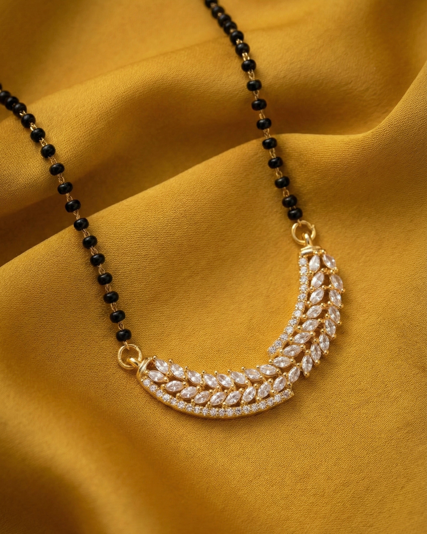 Suhagan Rekha Mangalsutra